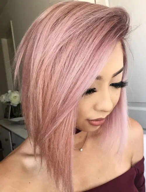 Idealne in zgrešene pričeske za okrogel obraz 5 Asimetrični bob s stranskim razdelkom, ki podaljša okrogel obraz