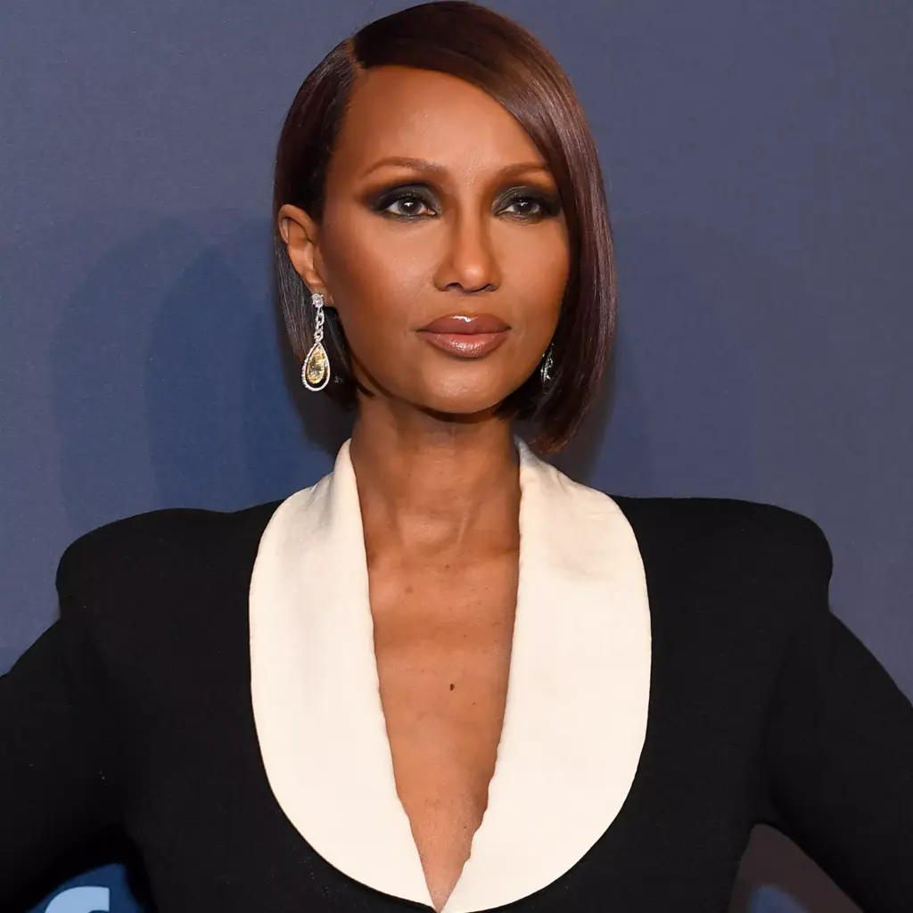 Idealne in zgrešene pričeske za podolgovat obraz 5 Poševni bob, ki dodaja širino ob bradi in uravnoteži podolgovat obraz