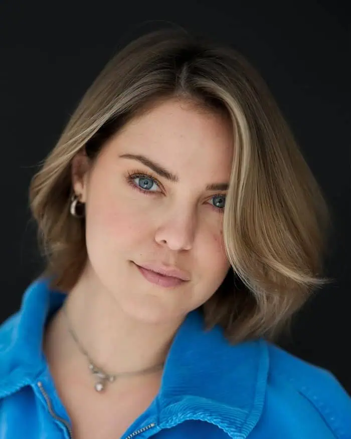 Idealne in zgrešene pričeske za okrogel obraz 12 bob priceska z stransko preco in prameni ki urocajo obraz za okrogel obraz