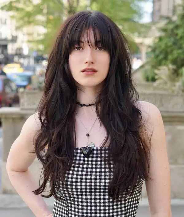 Idealne in zgrešene pričeske za ovalen obraz 15 dolgi rjavi wolf cut za ovalen obraz