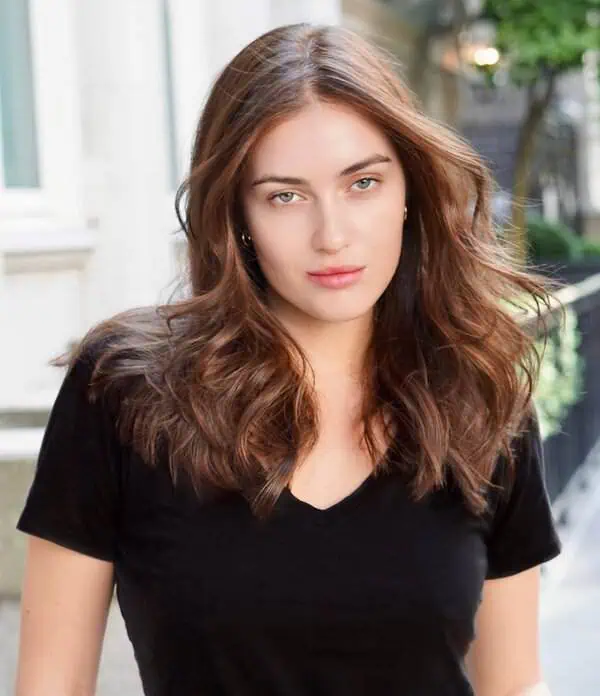 Idealne in zgrešene pričeske za ovalen obraz 26 srednje do dolgi razgibani lasje ovalen obraz