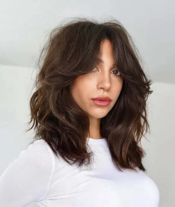 Idealne in zgrešene pričeske za ovalen obraz 30 voluminozna ramenska sag priceska za goste lase ovalen obraz