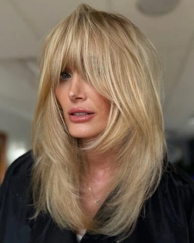 Idealne in zgrešene pričeske za podolgovat obraz 23 dolgi slojeviti lasje s prameni ob obrazu poldogovat obraz