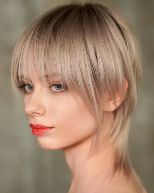 raven obrazno objemajoc mullet za tanke lase