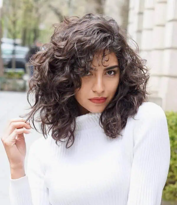 razmrseni valoviti rjavi midi shag