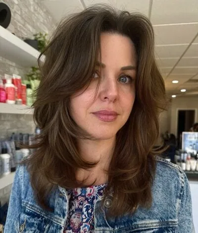 Idealne in zgrešene pričeske za podolgovat obraz 15 slojevita priceska z volumnom poldogovat obraz