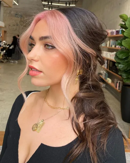 Frizure za punce 50 egirl roza barvni blok