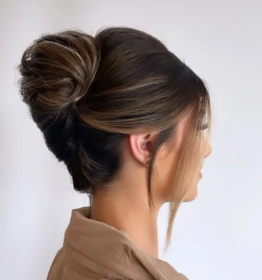 Frizure za punce 70 eleganten pompadour zasukan updo