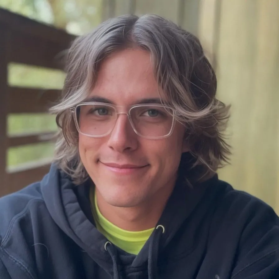 frizura za kvadratni obraz surfer frizura