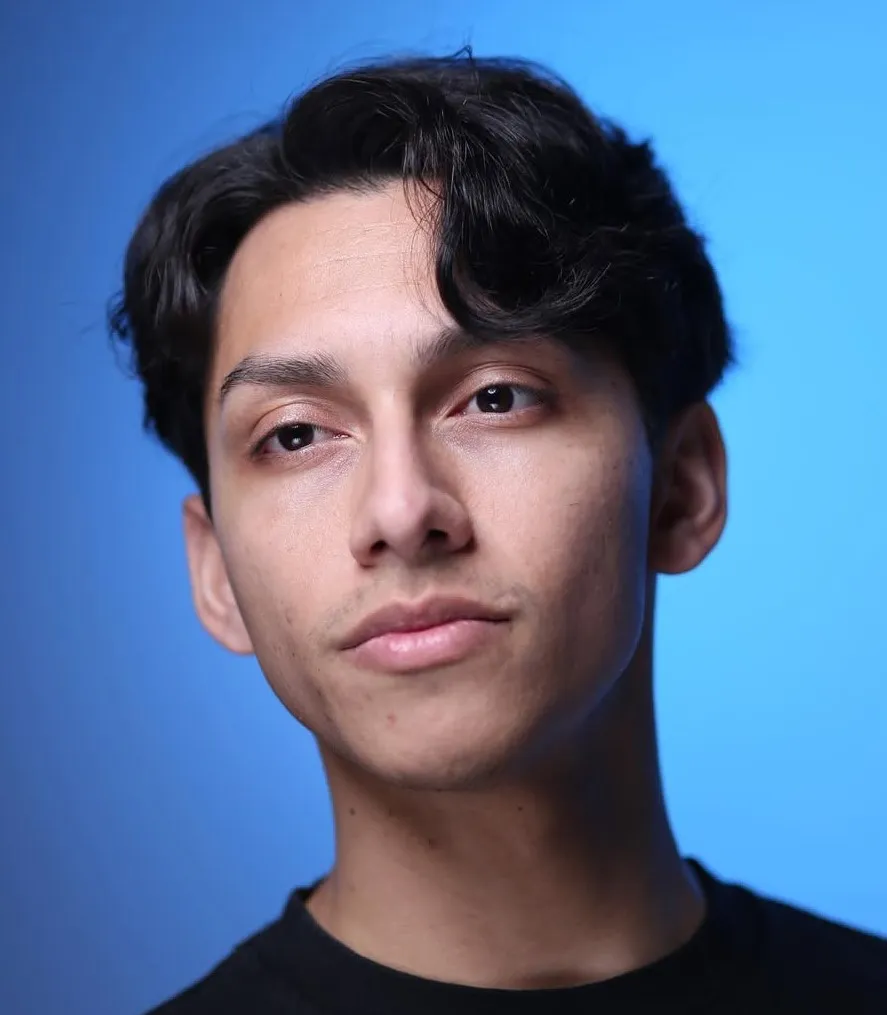 frizura za ovalen obraz kratka s frufrujem