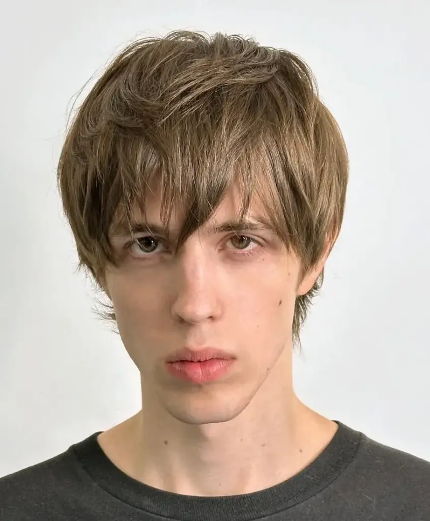 frizura za podolgovat obraz razmrsen stil visoko celo