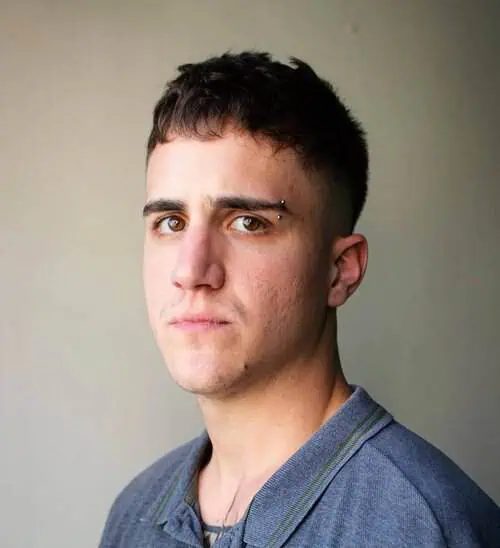 frizura za visoko celo kratka teksturirana