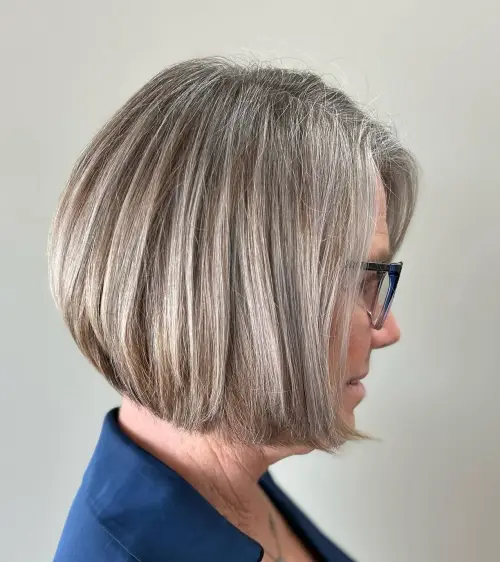 kratek bob do brade po 70 letu