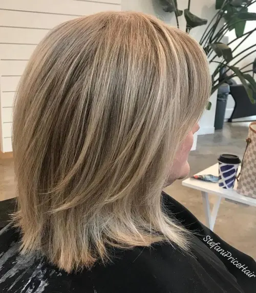 lob s franjami in dolgimi plastmi