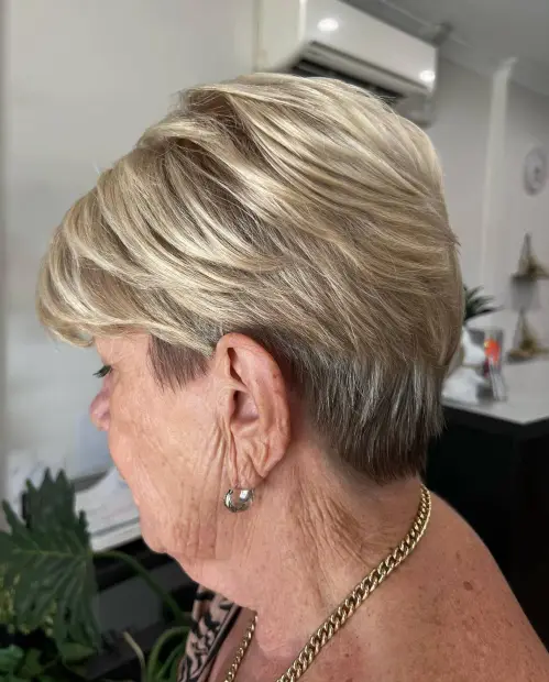 plasten pixie za ravne lase po 70 letu