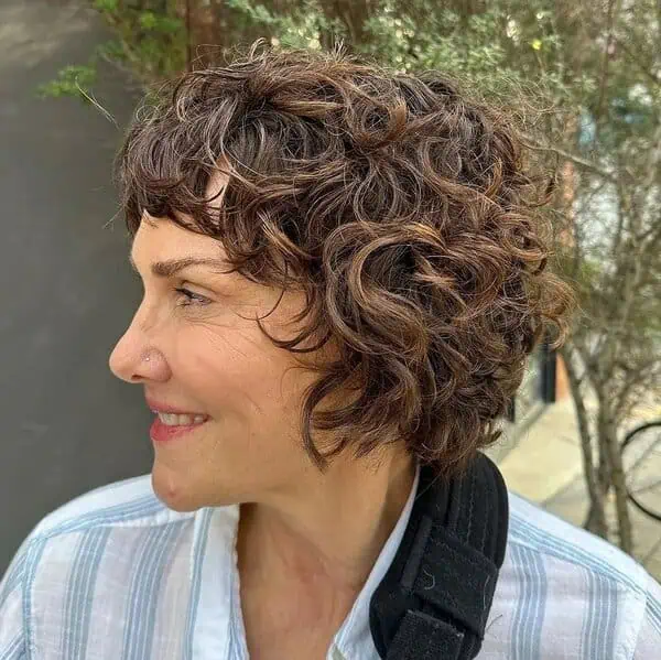 razmrsen naravni kodrasti paz