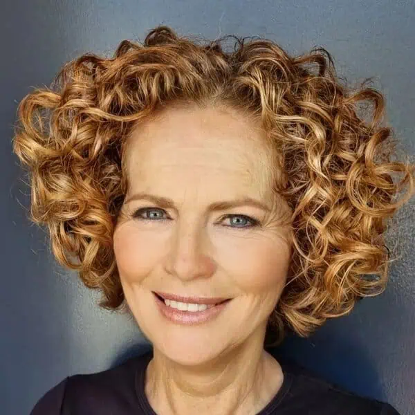 rdece kodrasti paz z volumnom