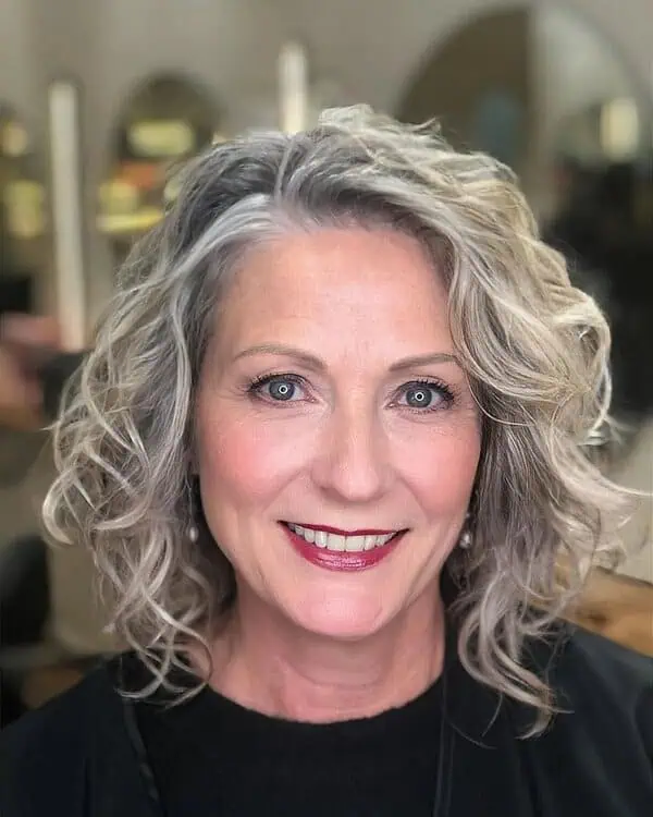 srebrno blond dolg kodrast paz