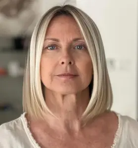 srednje dolgi bob s sredinsko preco