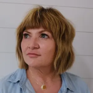 valovit plasten bob s kratko franjico